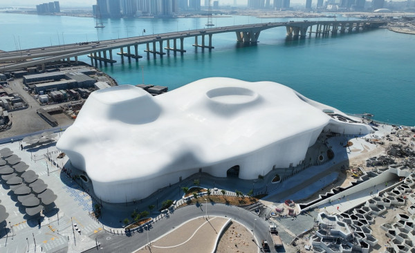 全球最大teamLab開幕 5大光影水氣奇幻宇宙 佔地1.7萬平方米