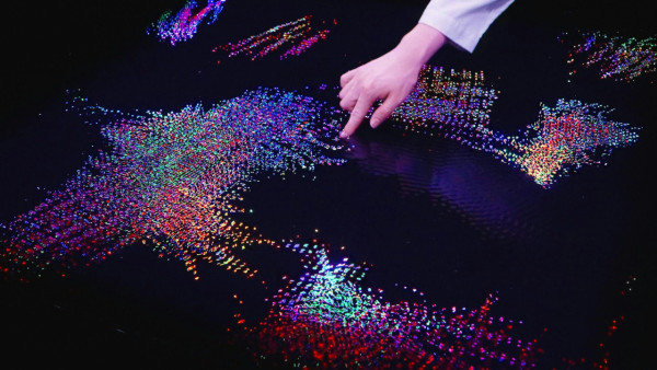 全球最大teamLab開幕 5大光影水氣奇幻宇宙 佔地1.7萬平方米