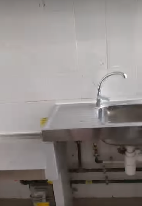 廁所廚房闊落企理。（圖片來源：FB@公屋討論區）