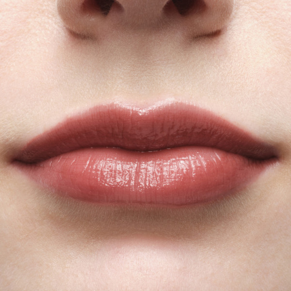 母親節禮物推薦2025|3. PRADA BEAUTY 全新 PRADA LIGHT 原生光感唇膏 # U020 Rosso