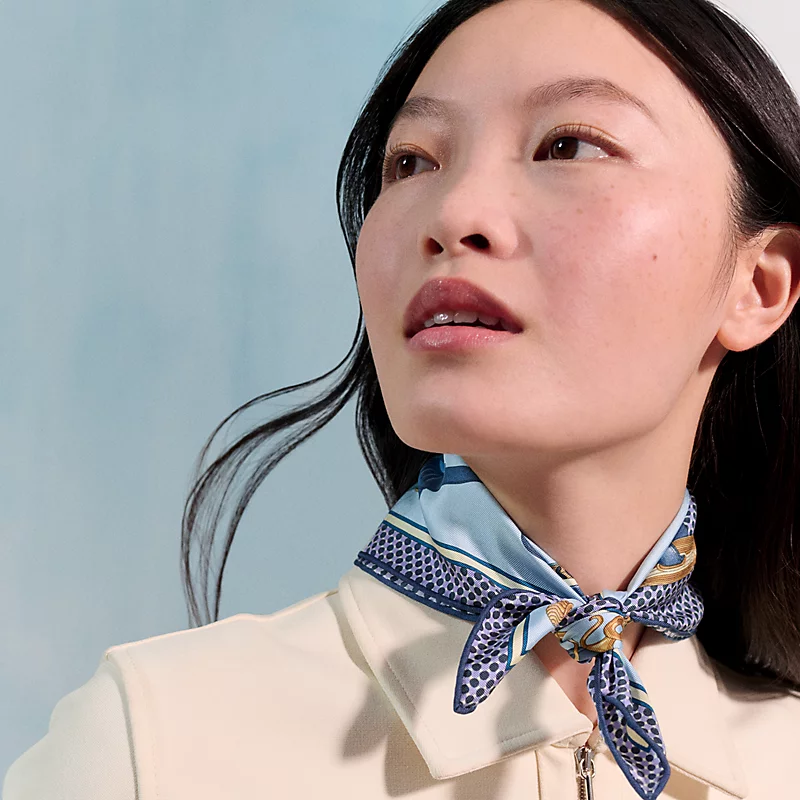 母親節禮物推薦2025|5. Hermès Carrick a Pompe 絲巾 45