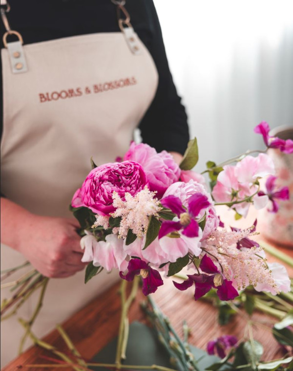  母親節禮物推薦2025｜16. BLOOMS & BLOSSOMS 母親節瓶花 「母親的光輝」