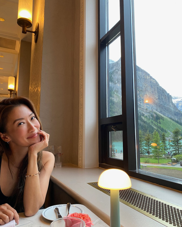 謝婷婷42歲懷二胎閨密豪宅辦派對疑公開BB性別  一細節惹秘婚揣測！