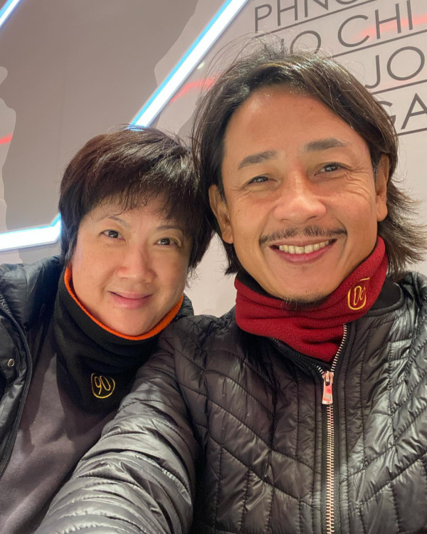 黃澤鋒58歲太太報喜懷第二胎！凸肚公布喜訊：愛的續約成功