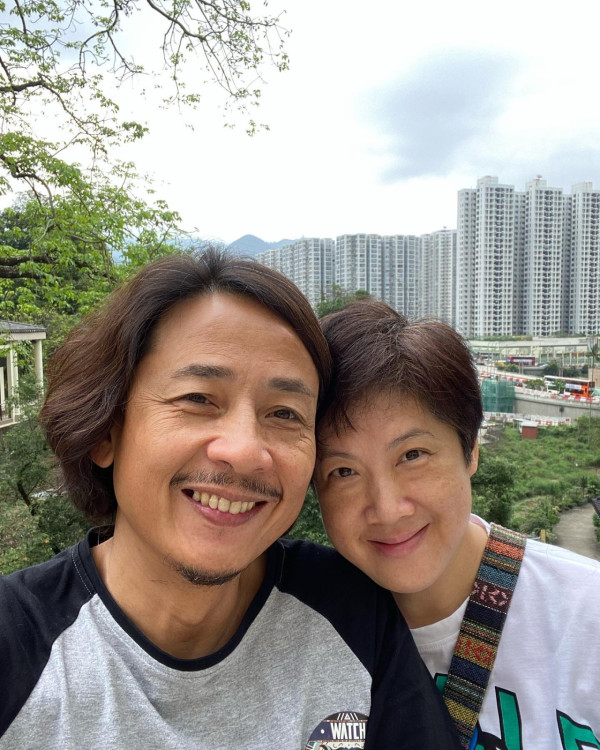 黃澤鋒58歲太太報喜懷第二胎！凸肚公布喜訊：愛的續約成功