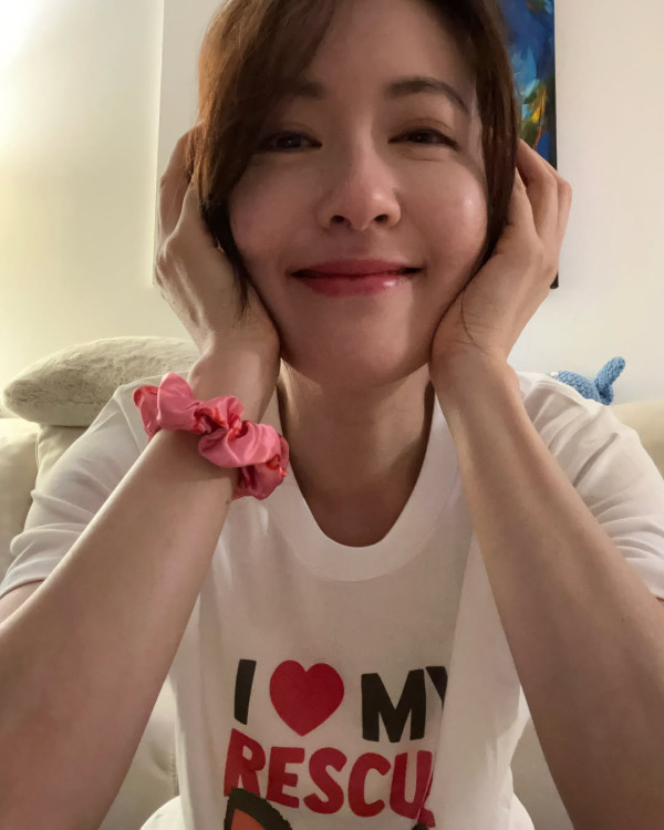 黃翠如為閨蜜唐詩詠慶祝44歲生日 坐月後激罕露面曝光產後超真實狀態