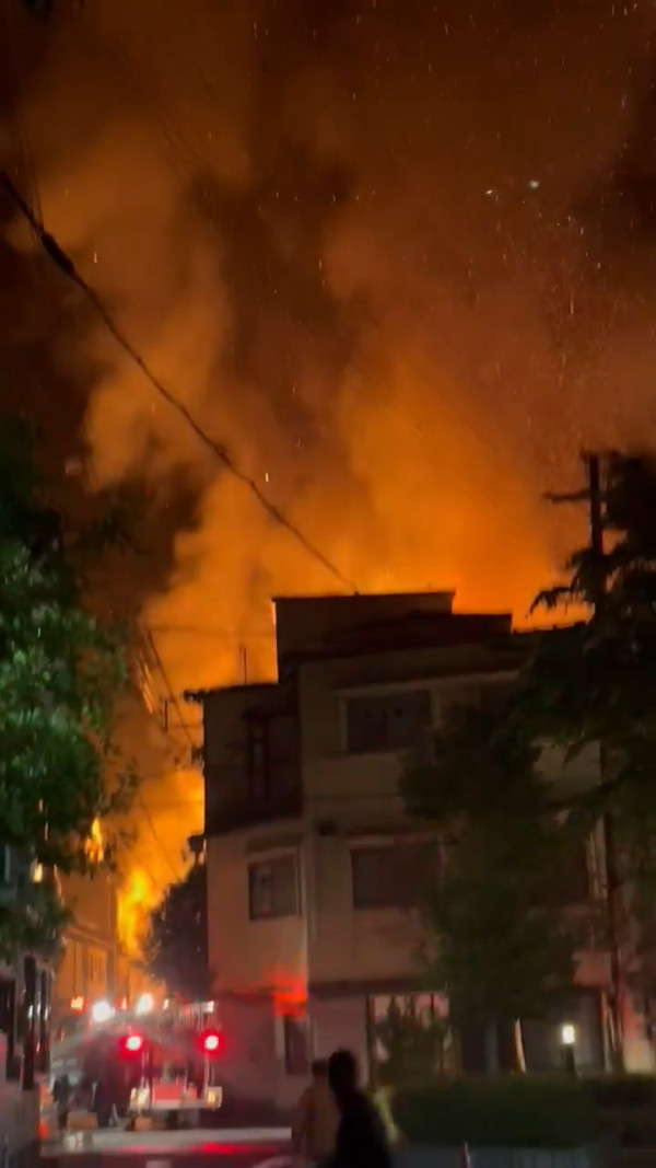 有片｜日本城崎溫泉旅館大火！ 1名員工送院 多棟建築被燒毀 