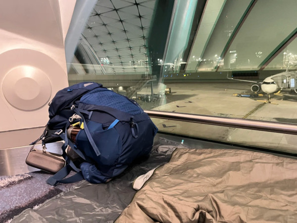 內地女被指新加坡環球影城打尖 反爆粗質問拍片男：沒有華人你算個屁 