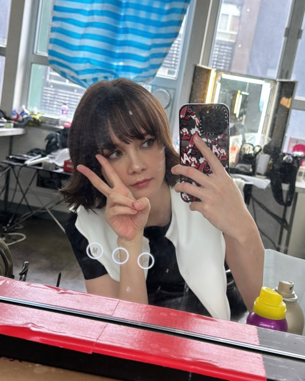 混血女星峇里罕曬水著照派福利 「翻版韓君婷」被讚禾稈冚珍珠