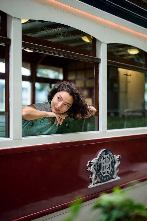 香港電車推出週末限定叮叮旗袍套票！挑選旗袍/長衫登上復刻1920年代古雅電車