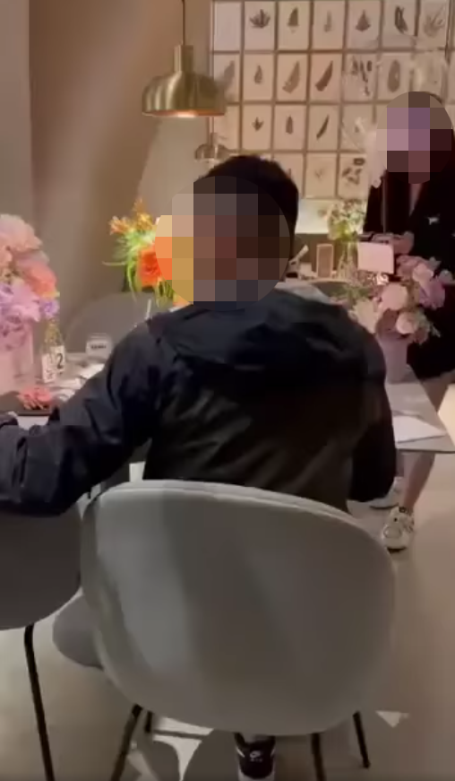 港女深圳餐廳「抄家式」捉姦 沒收手機鎖匙 丈夫小三反應成焦點