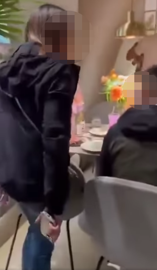 港女深圳餐廳「抄家式」捉姦 沒收手機鎖匙 丈夫小三反應成焦點