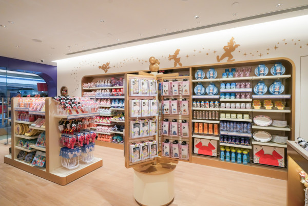 香港迪士尼樂園尋寶店開業！首間市區常駐商店！過百件經典+絕版款低至6折