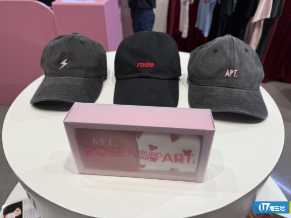 BLACKPINK@Rosé快閃限定店登場！入手專輯同款T恤/周邊精品/韓式自拍機
