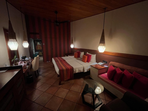 網民報盲盒旅行團呻中伏 豪花萬五慘變軍訓團 導遊惡劣酒店貨不對辦 