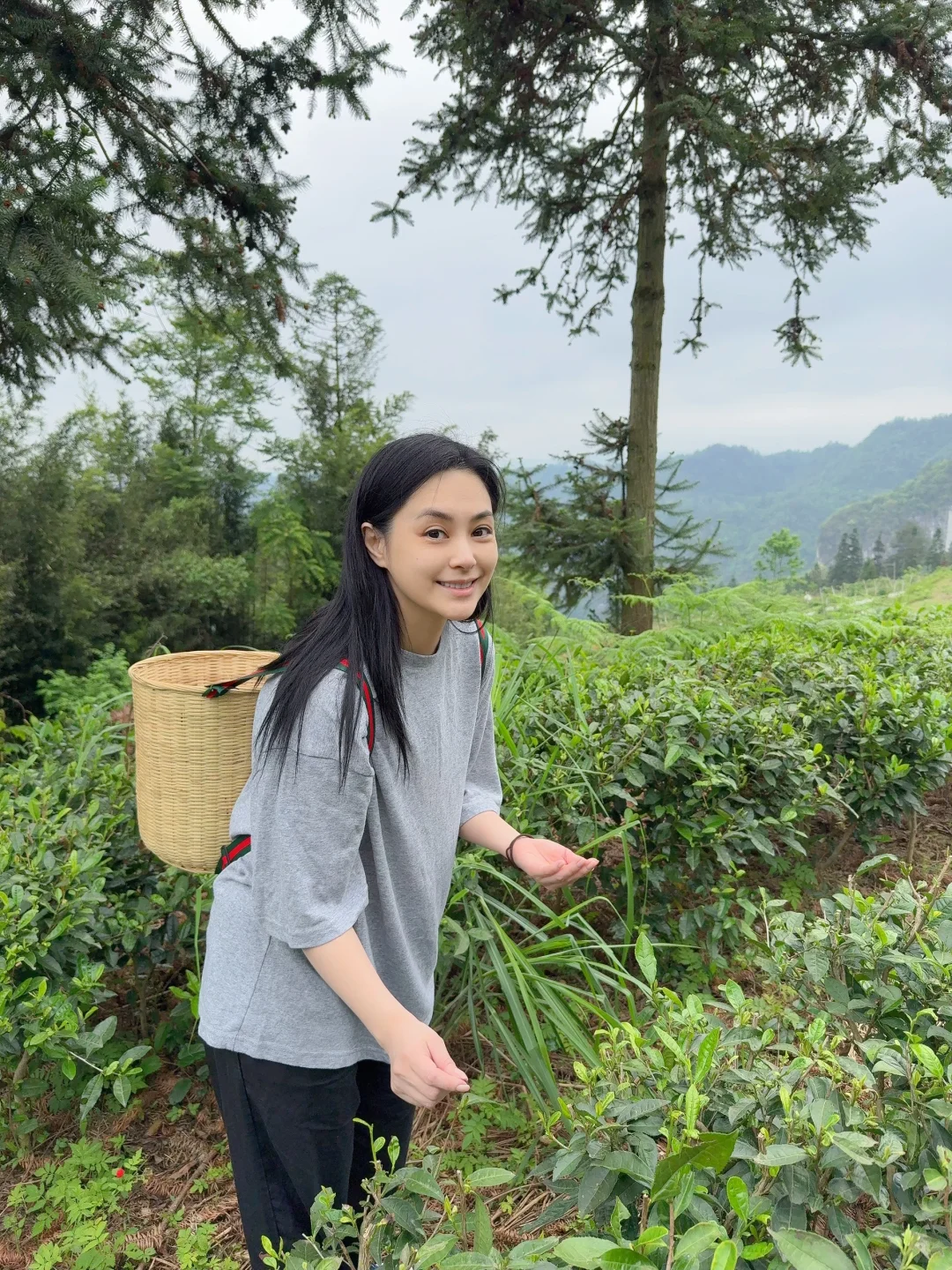 阿嬌鍾欣潼遊西安浸溫泉曬白滑香肩！大方展露44歲真實素顏！ 