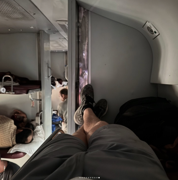 旅遊達人印度搭火車患呼吸感染 嚴重到要戴氧氣罩 形容如置身屍堆中 