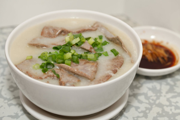 海皇粥店全線結業！即日起終止僱傭合約！舊舖設備傢俱早前傳出遭拍賣！