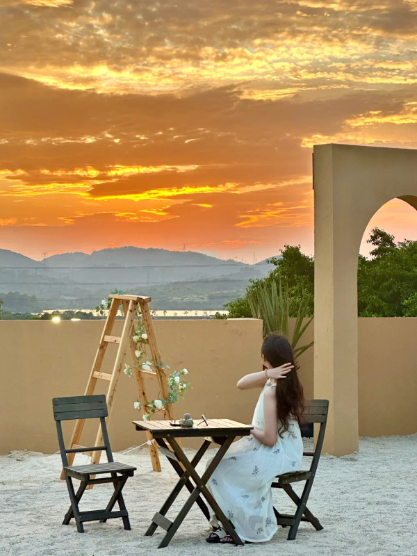 深圳打卡Cafe|漠上花開天台沙漠綠洲!駱駝/仙人掌打卡位營造摩洛哥異域風 套餐含服飾租借