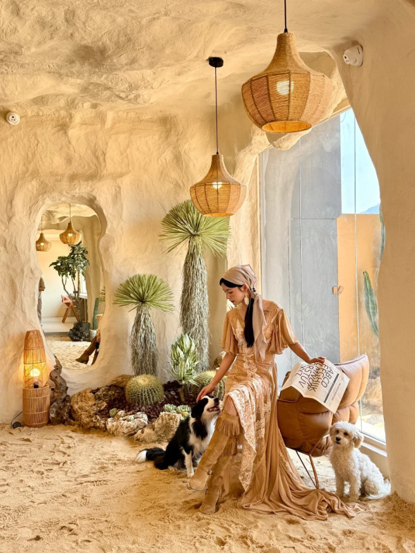 深圳打卡Cafe|漠上花開天台沙漠綠洲!駱駝/仙人掌打卡位營造摩洛哥異域風 套餐含服飾租借