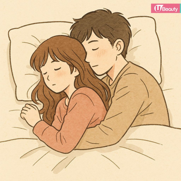 情侶睡姿分析|1. 小湯匙式(Spooning)