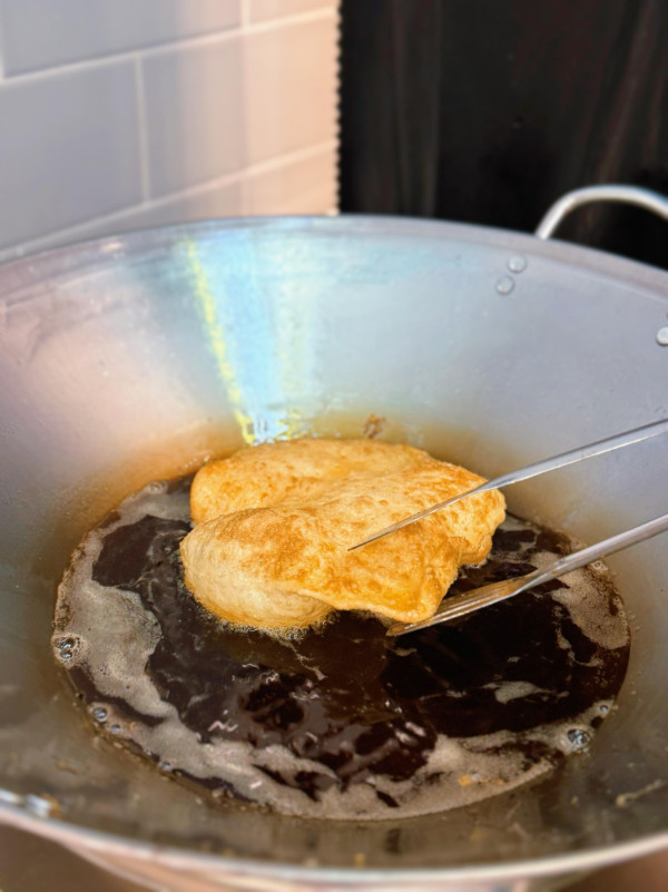 深水埗新開爆漿炸蛋蔥油餅！$29起任揀咸蛋黃／蜜蜂燒烤／香辣味