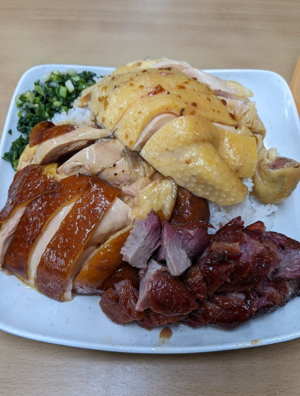 燒味飯推介｜$35超足料「四拼燒味飯」燒肉/油雞/切雞/紅腸/乳猪都有 網民激讚：平過深圳！