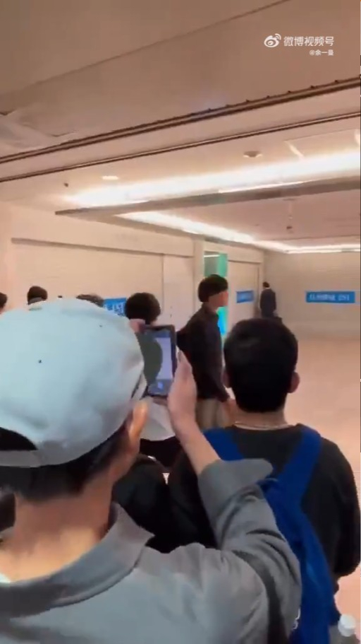 新宿情侶當眾作不當行為 震驚路過內地客：東京已經這樣了？ 