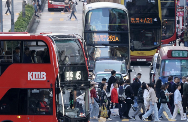 九巴驚見「天價車費」！車費達$2XX嚇壞乘客！網民笑言：你包左幾十個位？