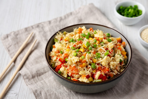 椰菜花飯食譜｜高纖低卡7大好處2類人不宜  附4款椰菜花飯做法食譜