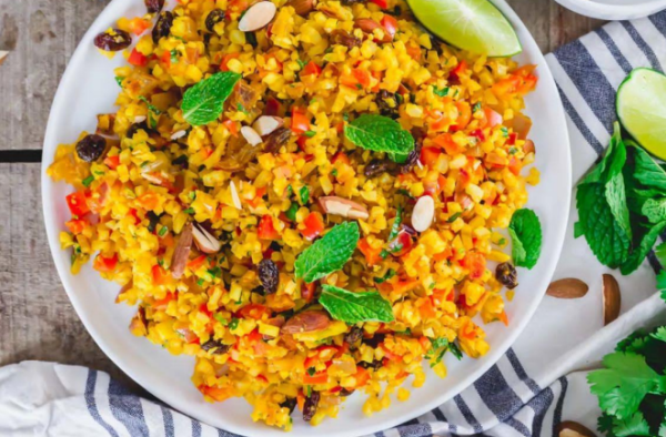 椰菜花飯食譜｜高纖低卡7大好處2類人不宜  附4款椰菜花飯做法食譜