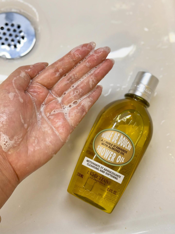 L'Occitane en Provence皇牌杏仁沐浴油Threads大洗版！脆友大讚潔淨又保濕 兩大疊加用法不私藏！
