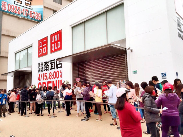 2歲便秘童台灣UNIQLO大便！KOL父自豪「屢試不爽」：真是神奇 