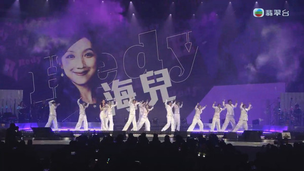 中年好聲音3決賽｜海兒透視貼身低胸晚裝極震撼 性感獻唱晒「魔王級」事業線