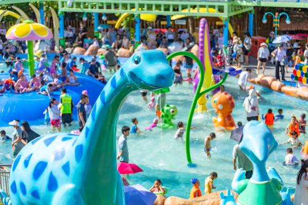 世界之窗侏羅紀水世界(圖片來源:世界之窗微信公眾號) 世界之窗侏羅紀水世界(圖片來源:世界之窗微信公眾號)