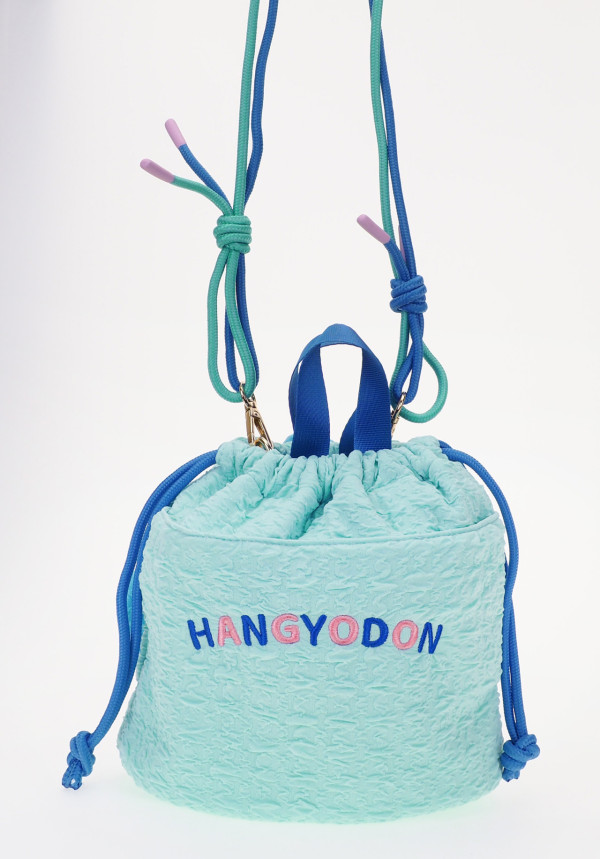 Hangyodon 兩用索繩袋220 x 220 x 120mm (預購價：$209)。
