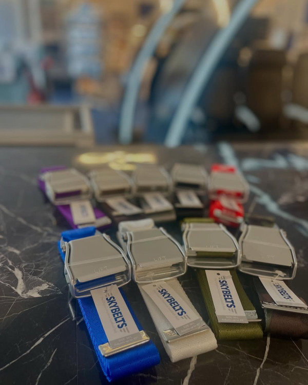 空姐分享日本羽田機場「奇怪手信」 過於真實設計惹網民爆笑：愚人節產品？ 