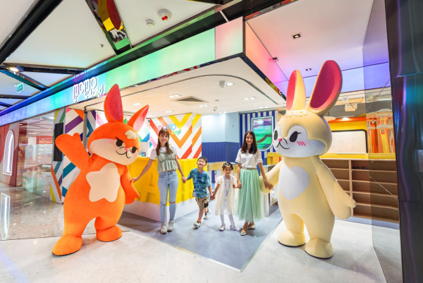 MOMOLAND
