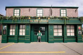 Ed Sheeran推出新歌《Old Phone》打開塵封10年舊手機成靈感 