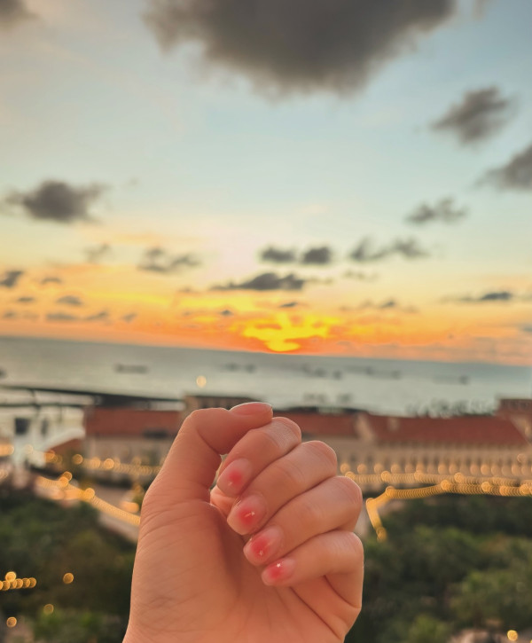 前女團隊長旅行曬泳照派福利 獲讚「禾稈冚珍珠」!迷人馬甲線極吸睛