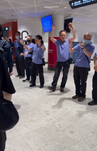 啟德演唱會散場「拜拜員」獲讚有人情味！熱情歡送如置身迪士尼