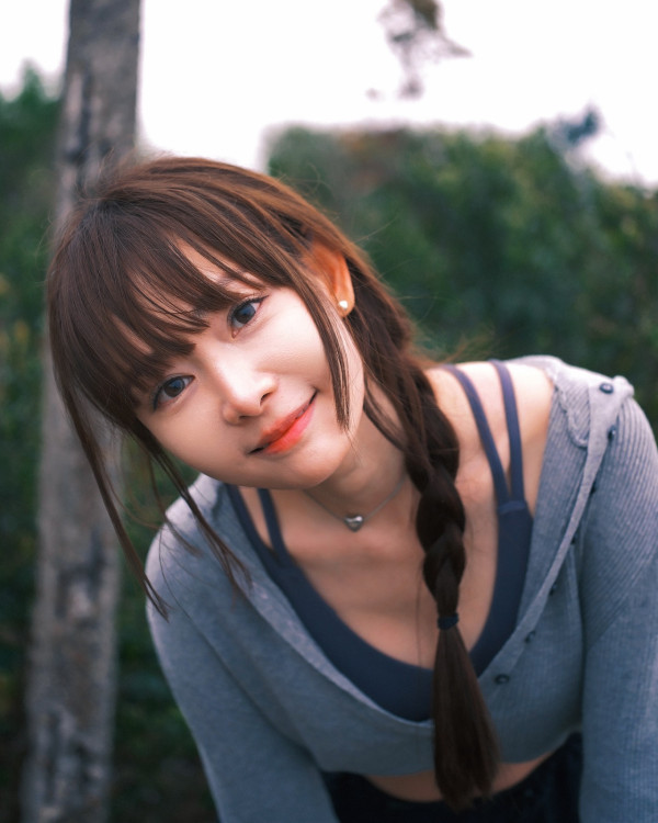 前女團隊長旅行曬泳照派福利 獲讚「禾稈冚珍珠」!迷人馬甲線極吸睛