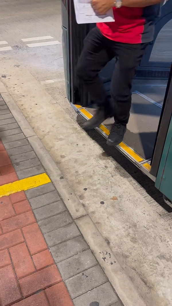 陸客讚港人文關懷內地要追50年 稱這項設施充足：讓每個生命有尊嚴 