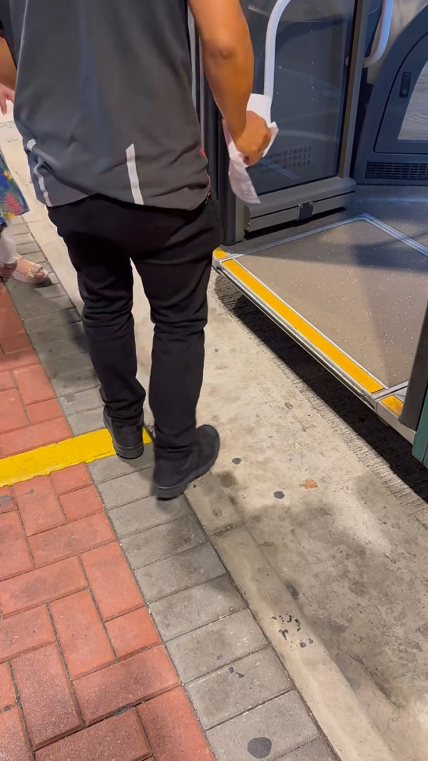 陸客讚港人文關懷內地要追50年 稱這項設施充足：讓每個生命有尊嚴 