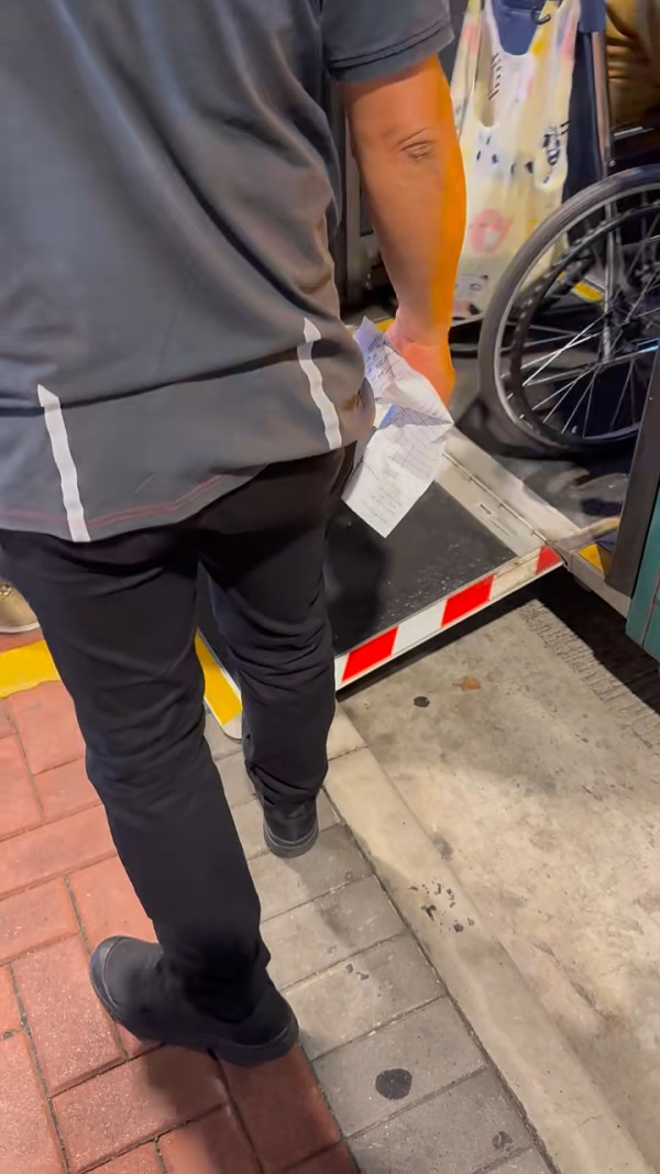 陸客讚港人文關懷內地要追50年 稱這項設施充足：讓每個生命有尊嚴 