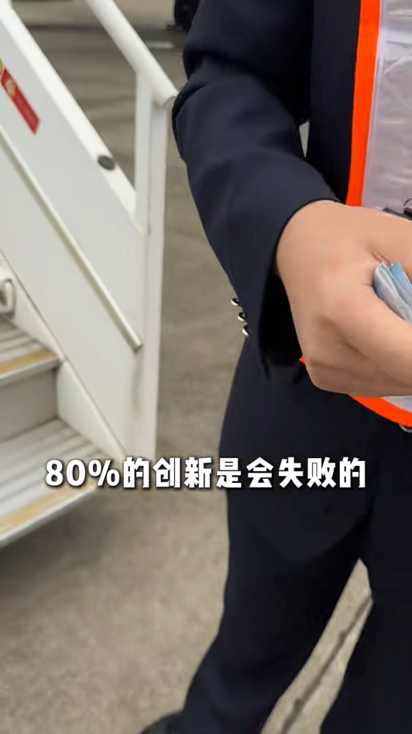 內地客遊港搭的士因1事被收多00 司機駕車離去且不承認 提醒旅客注意「消費陷阱」 