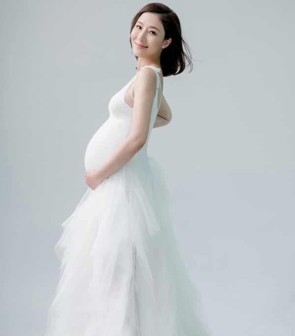 盤點娛樂圈中的15位高齡產婦 40歲懷孕已經好平常？最誇張58歲生BB為母則強