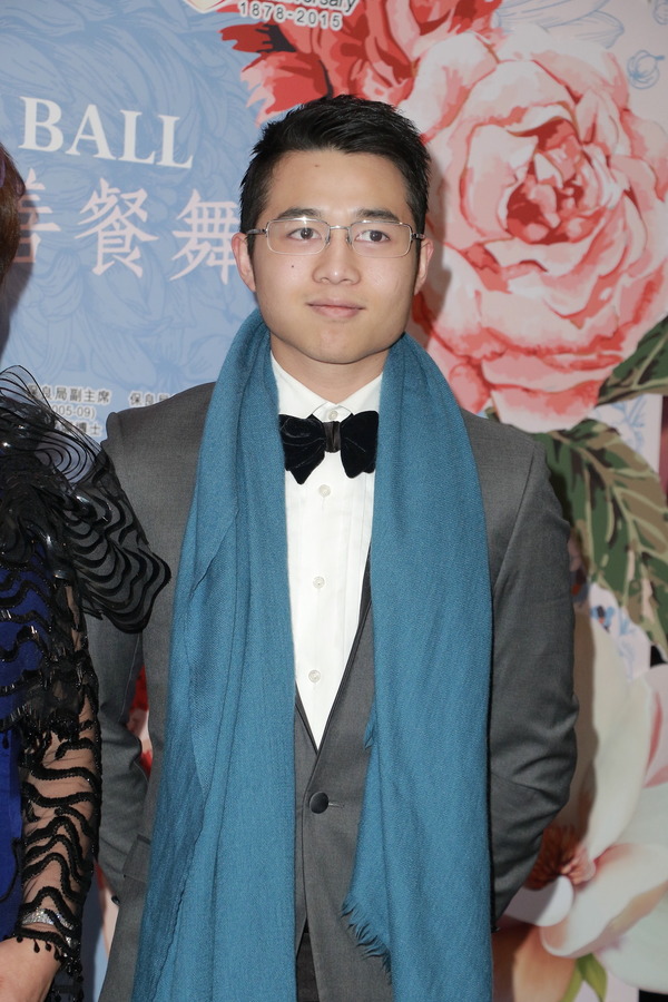 周嘉洛睇五月天演唱會撞正陳瀅前男友何猷亨 疑似新歡舊愛大方同場相認惹熱議