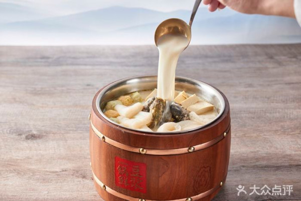 內地湖南菜餐廳「佬麻雀」攻港！灣仔設香港首店  大眾點評必吃榜殊榮
