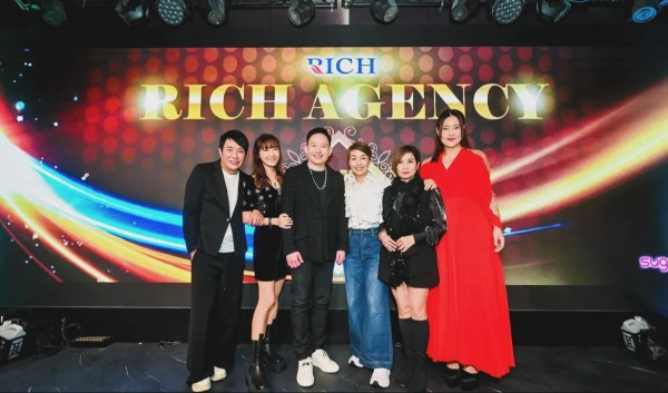 53歲江美儀離婚多年疑爆新戀情！與年薪千萬猛人公然行為親暱！曾自爆玩交友App識壯男